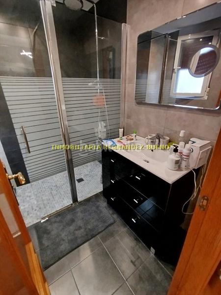 Foto 18cbd3ef-f3e8-4fa4-ad90-b57afa8077fd. Casa adossada amb calefacció aparcament a Rollo - Puente Ladrillo Salamanca