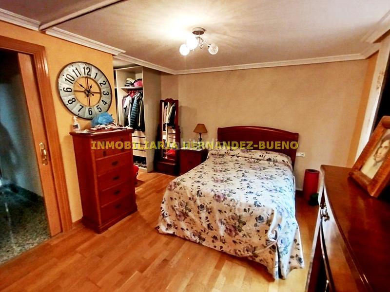 Foto 1e0882ce-74b5-449c-b825-dd47e5b7b5aa. Casa adossada amb calefacció aparcament a Rollo - Puente Ladrillo Salamanca