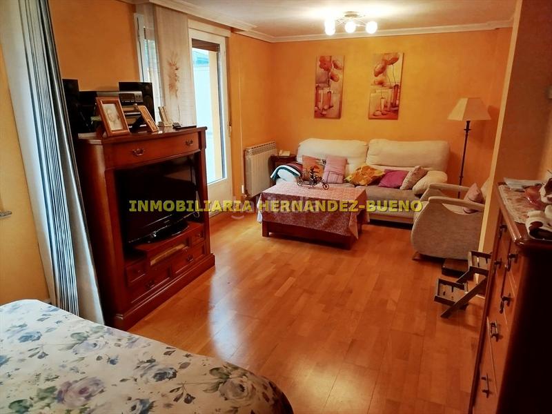 Foto 39caf503-f4a4-4c64-bee5-eaad5778de10. Casa adossada amb calefacció aparcament a Rollo - Puente Ladrillo Salamanca