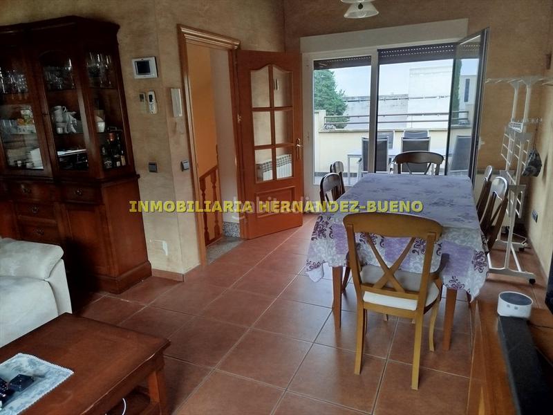 Foto 4c8cf062-7ac8-4596-aefa-2f2d0478154c. Casa adossada amb calefacció aparcament a Rollo - Puente Ladrillo Salamanca