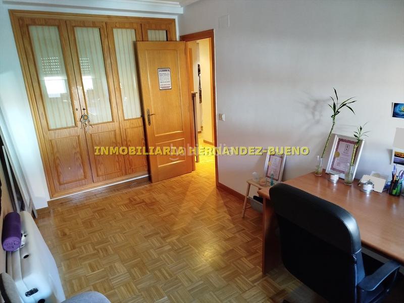 Foto 4526df95-9ddf-4f32-b13e-8ba00c9b4074. Pis amb calefacció aparcament a Vistahermosa Salamanca