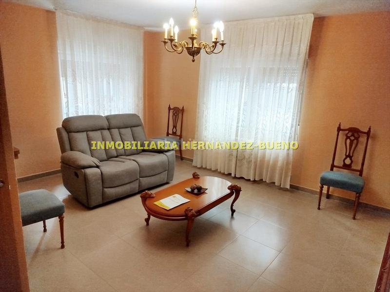 Foto 5a3bd401-e225-4597-8c23-5c1530885c30. Lloguer pis amb calefacció aparcament a Carmelitas Salamanca