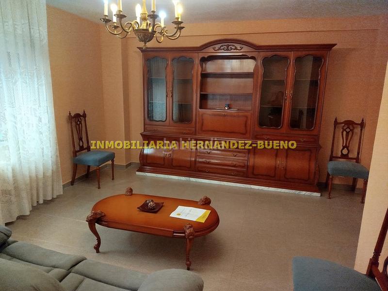 Foto a612a3da-ca9d-43a0-98b5-6b253c31e7c6. Lloguer pis amb calefacció aparcament a Carmelitas Salamanca