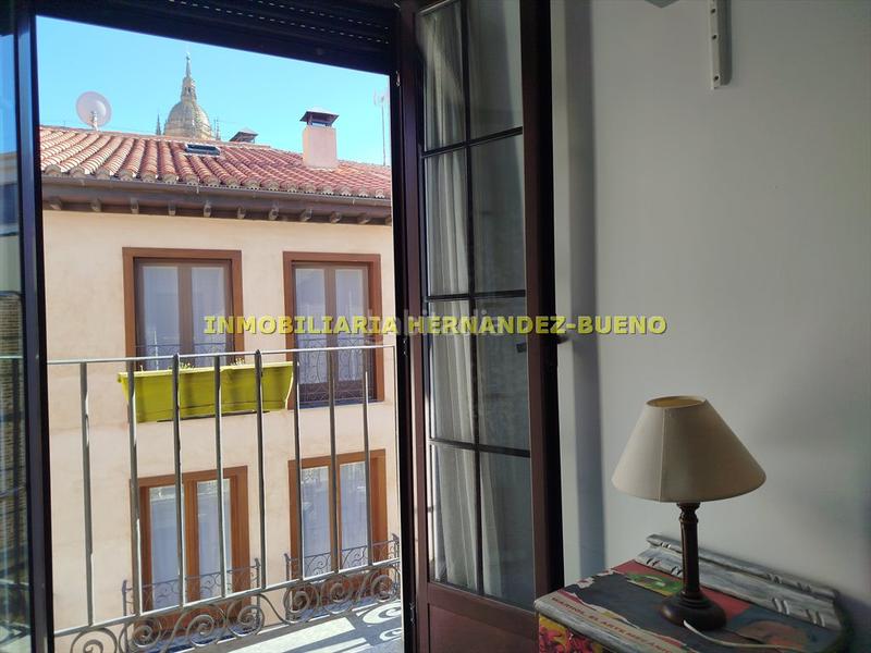 Foto 82db599d-9e73-47cc-8807-a1284666e084. Miete zweistöckige wohnung mit heizung in Universidad - Tenerías Salamanca