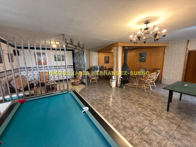 Foto 0c3533bb-f319-4380-b789-e62830babc43. Chalet with heating parking pool in Villamayor