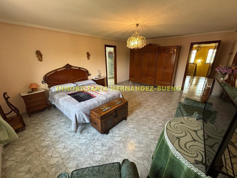 Foto 0e57d299-32bc-4186-9482-33ab5385e95e. Chalet with heating parking pool in Villamayor