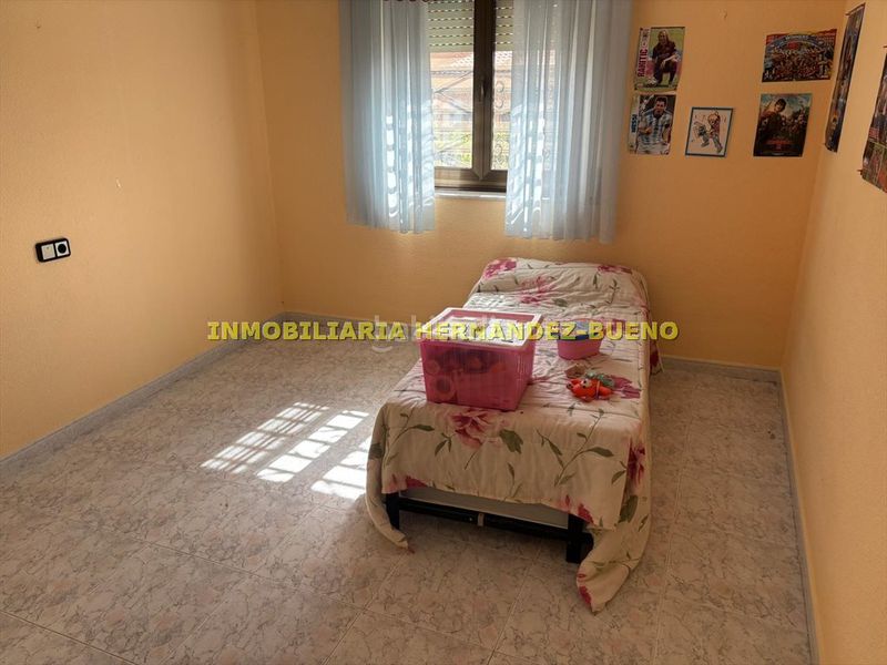 Foto 14b41f64-d4cb-4d67-9b1b-a3a011e3edfc. Chalet with heating parking pool in Villamayor