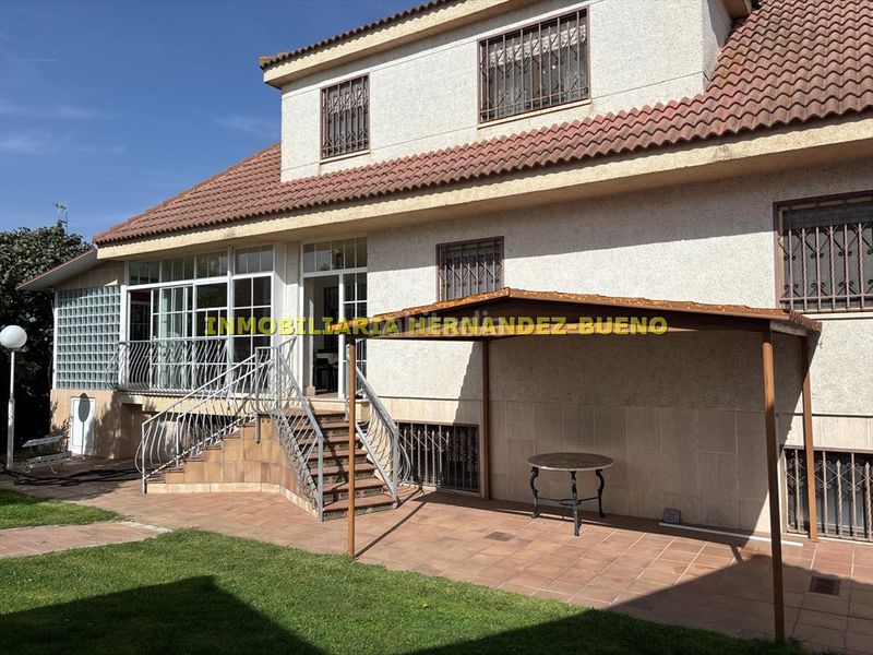 Foto 277be0bf-aa12-4781-b353-8dc62057359f. Chalet with heating parking pool in Villamayor