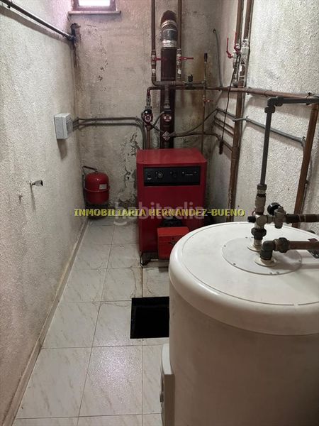 Foto 46b9604a-7c65-4cc4-97f9-9d9ae6644767. Chalet with heating parking pool in Villamayor
