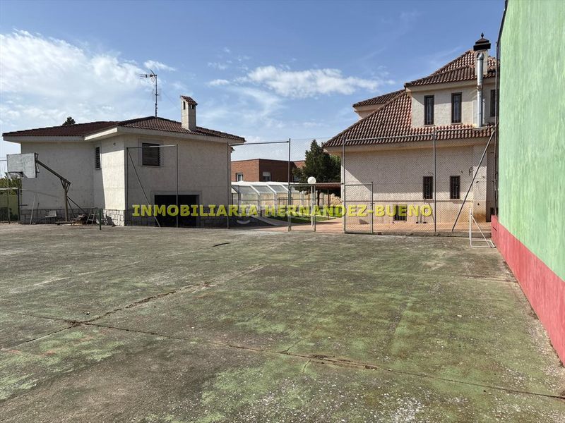 Foto 4cc32d9e-2e4c-44fe-9ce7-9f9f5cf2b892. Chalet with heating parking pool in Villamayor