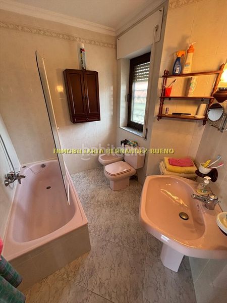 Foto 570a8a5b-9525-4d78-902f-095322bfc1db. Chalet with heating parking pool in Villamayor
