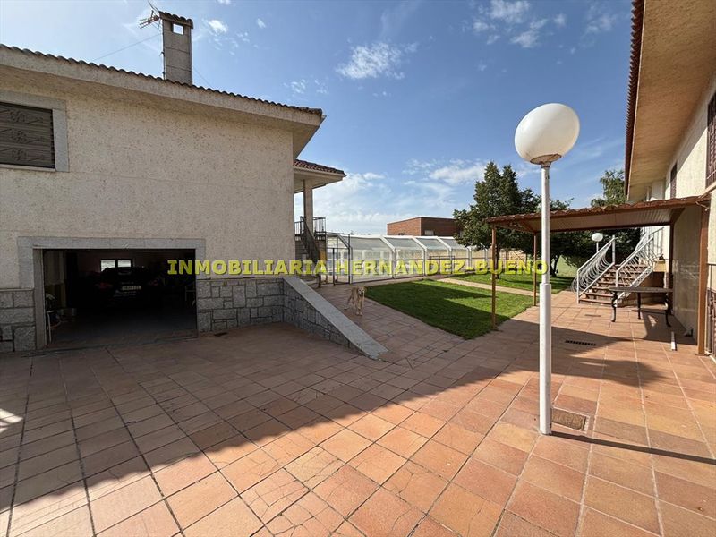 Foto 7a0411d6-0f8e-421a-9362-acdcb99eb452. Chalet with heating parking pool in Villamayor
