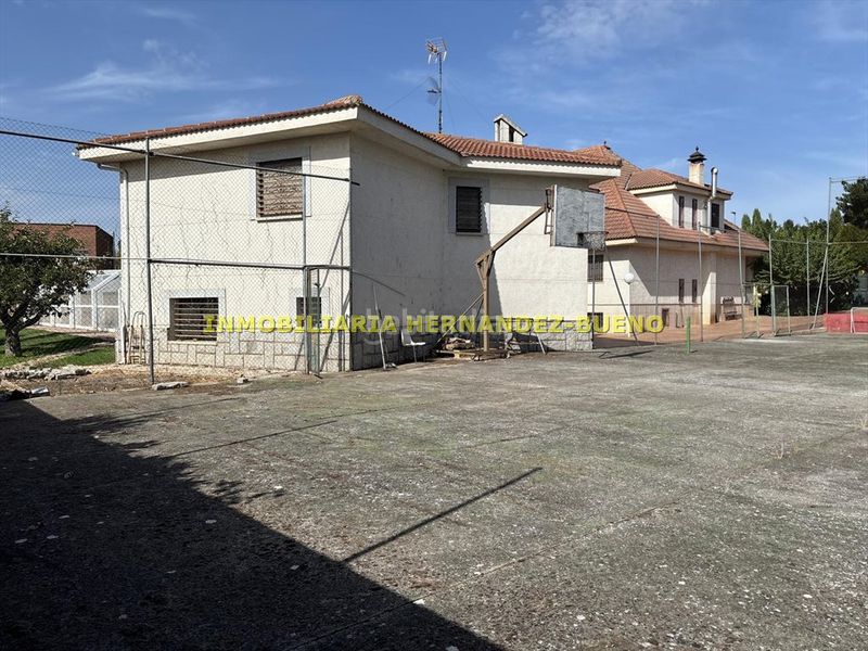Foto 8c9e6689-3af0-4f0d-b67b-4b2ee6d4b7dc. Chalet with heating parking pool in Villamayor