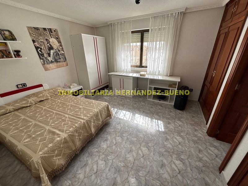 Foto 96a7b37d-cf52-40dd-9250-d20d608a018a. Chalet with heating parking pool in Villamayor