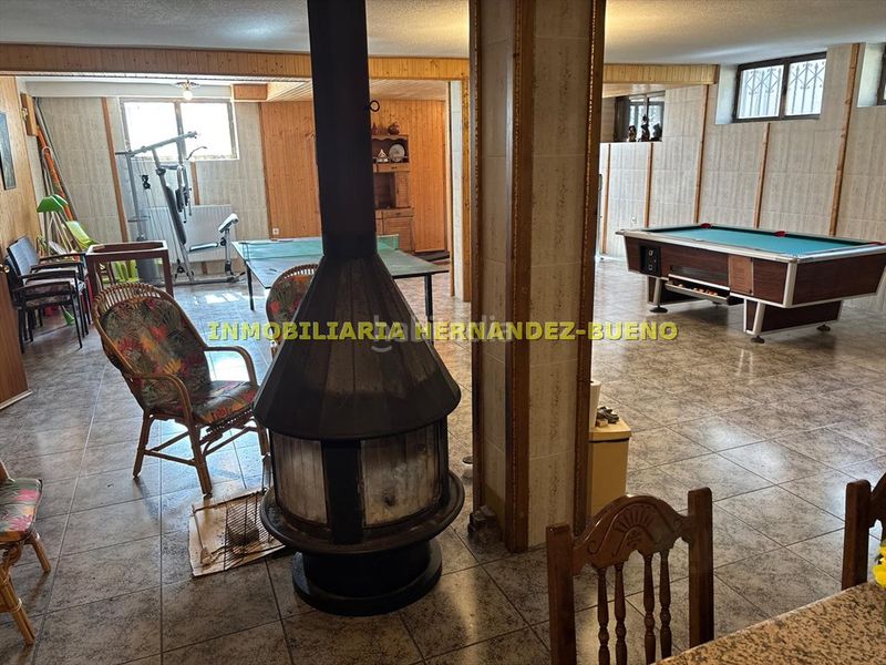 Foto adafea10-1bd0-4a54-b3b3-1c1bdca67999. Chalet with heating parking pool in Villamayor
