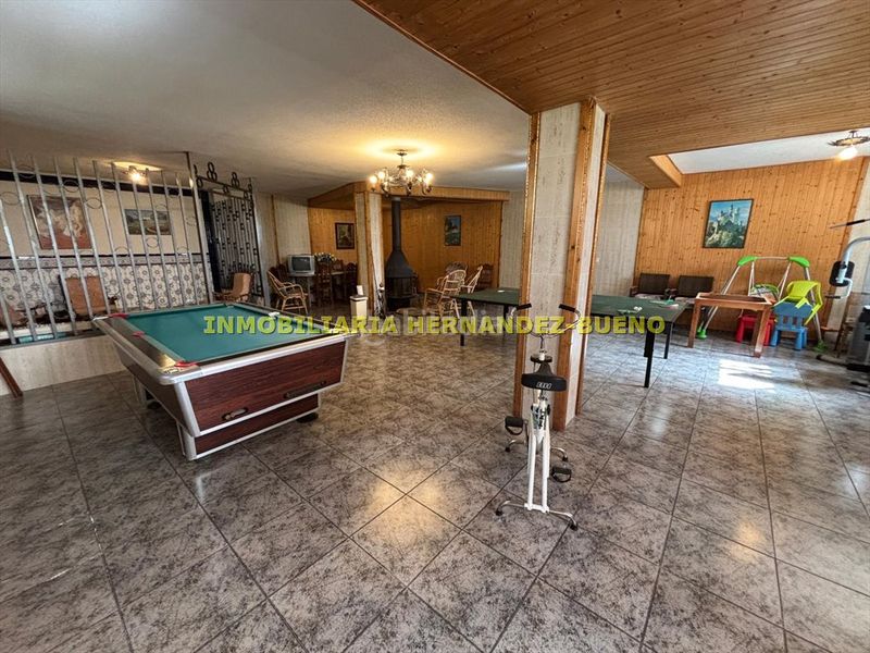 Foto af324d12-bfaa-44c4-81a0-8901740da18c. Chalet with heating parking pool in Villamayor