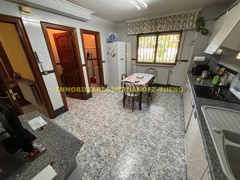 Foto b625d913-18ec-41e3-8913-711076db14d5. Chalet with heating parking pool in Villamayor