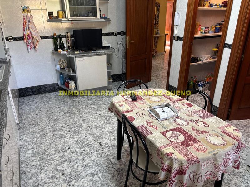 Foto b85eb4b1-3e10-428b-b735-0de8b3eb8a40. Chalet with heating parking pool in Villamayor