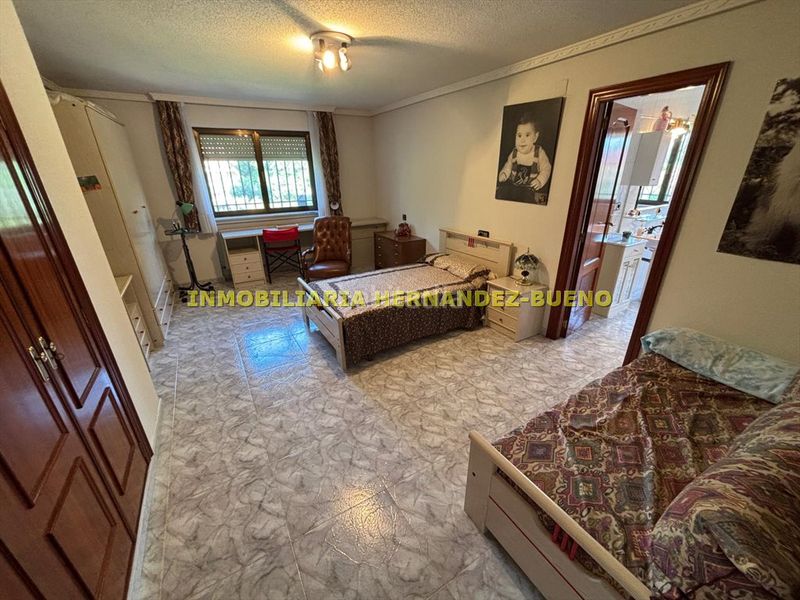Foto be10c428-ba4e-4f66-a7a4-3843b7125c59. Chalet with heating parking pool in Villamayor