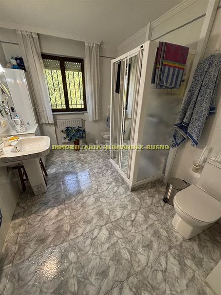 Foto cedfa62b-a4de-49ac-ac18-faf103f2af8a. Chalet with heating parking pool in Villamayor