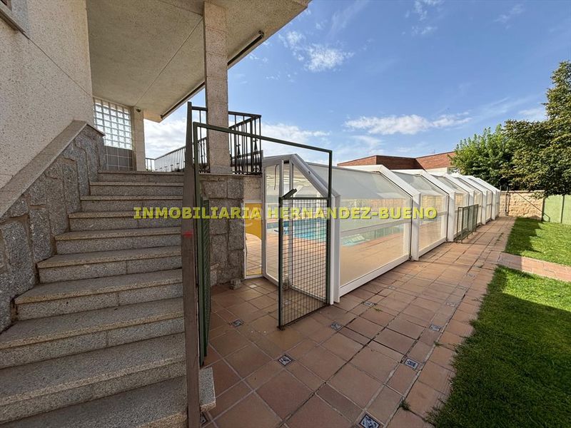 Foto daf60eeb-461b-41ff-a2bd-13513c5298ea. Chalet with heating parking pool in Villamayor