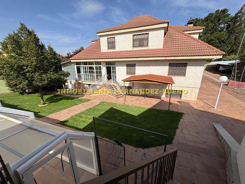 Foto ffdf6d85-57e8-4625-b181-465b2106917a. Chalet with heating parking pool in Villamayor