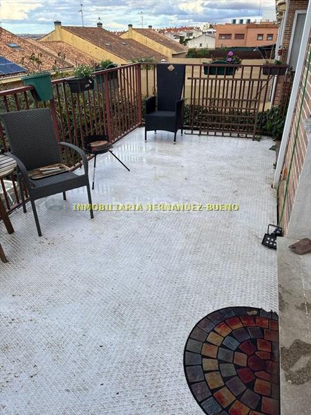 Foto b2e77d45-2198-46c6-bdb1-2c9d75caeba3. Casa adossada amb calefacció aparcament a Carrascal de Barregas