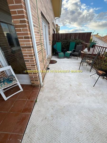 Foto cf054b17-f5d2-43e3-9c55-1b29543809c3. Casa adossada amb calefacció aparcament a Carrascal de Barregas