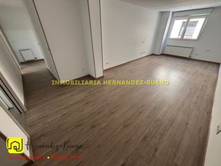 Lloguer Pis a San Esteban - San Cristóbal. Piso en alquiler en pleno centro de salamanca junto a gran vía.