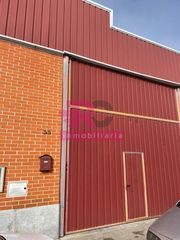 Fabrikhalle in Villares de la Reina. Nave en polígono de los villares