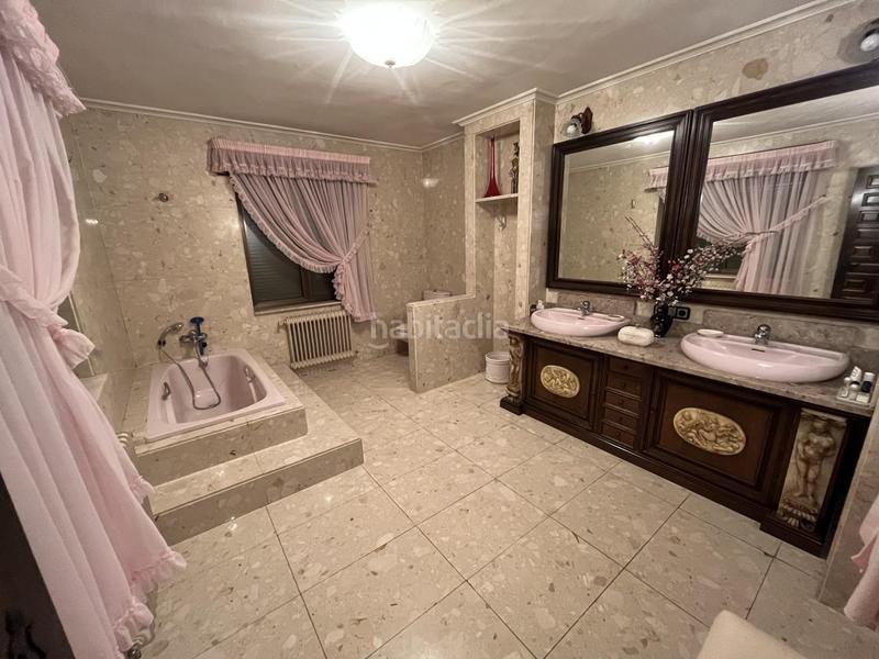 Foto 58aae8ff-7abf-443f-9738-e98b6e8fe0cc. Casa chalet con gran parcela en Cabrerizos