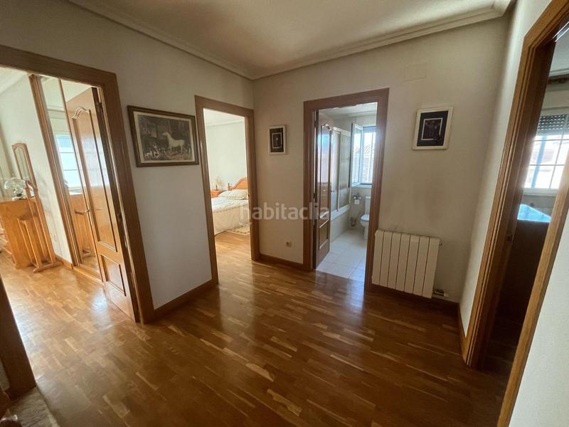 Foto bb32a07d-b56c-4389-be93-8a5e0a2a1ee5. Casa chalet pareado en Cabrerizos