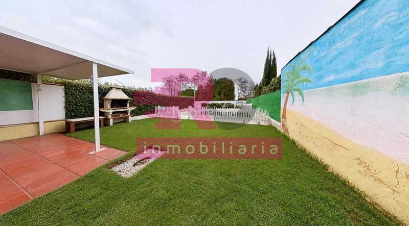 Foto cf6daff8-87f6-4166-a73b-114a78f61c3a. Casa con parcheggio piscina in Cabrerizos