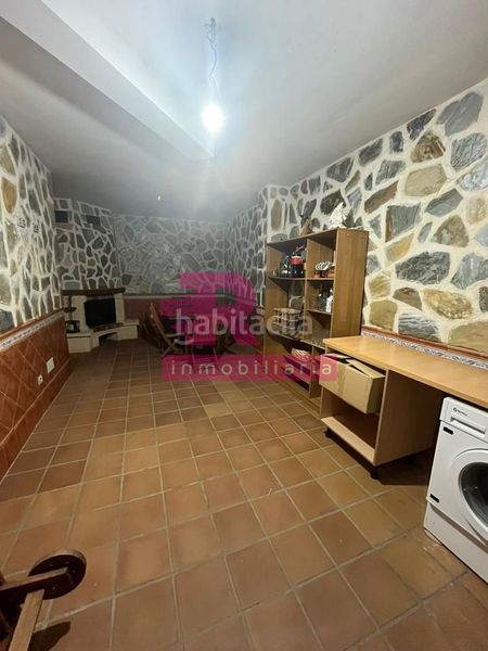 Foto 9f7043a6-aadb-44d5-a5c5-d5de927a29b2. Casa adossada amb calefacció aparcament piscina a Cabrerizos
