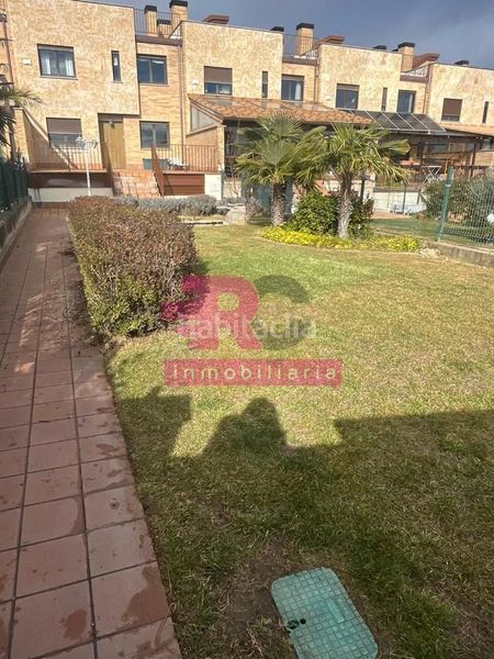 Foto a890755a-3dd3-43be-a93f-b339f2ccc317. Casa adossada amb calefacció aparcament piscina a Cabrerizos