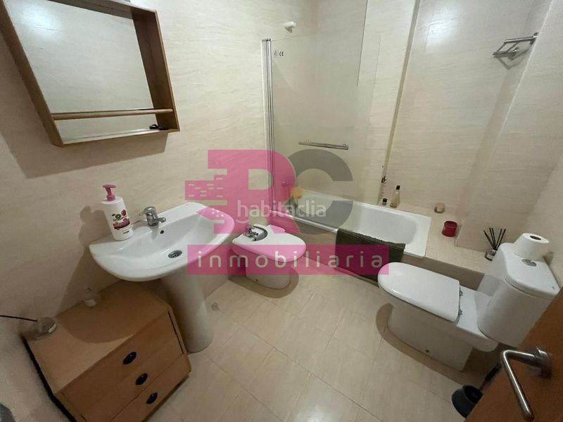 Foto c4febf4a-ddce-4b7a-8a4a-68bb7ff3cbff. Casa adossada amb calefacció aparcament piscina a Cabrerizos