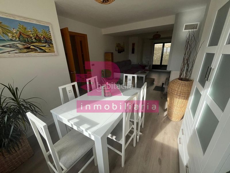 Foto c8dee347-7679-421a-8a90-3149a6072fe1. Casa adossada amb calefacció aparcament piscina a Cabrerizos