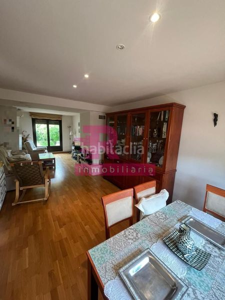 Foto 3f64e428-8ca6-4dab-aabe-05e66f3e7ea7. Casa adossada amb calefacció aparcament piscina a Cabrerizos