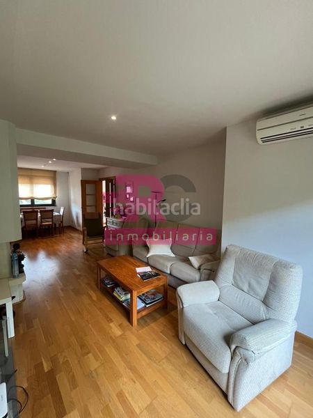 Foto d1da6f7c-5856-4915-ae40-932d3479e200. Casa adossada amb calefacció aparcament piscina a Cabrerizos
