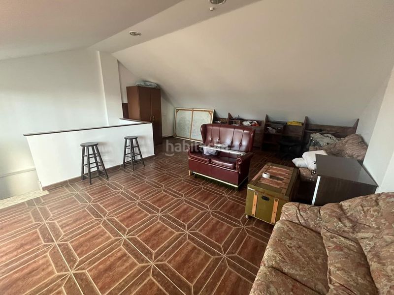 Foto 2aa5bd27-02eb-4e94-aa4a-59fe42c69277. Casa adossada amb calefacció aparcament a Cabrerizos
