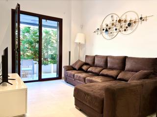 Rent Flat  Carrer de la reina amàlia. Piso con terraza privada, casi nuevo, cerca de sant antoni