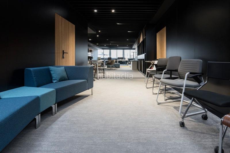 Foto 17be58e0-32b2-48ee-ae45-4469afbdd10f. Lloguer oficina amb calefacció aparcament a El Parc i la Llacuna del Poblenou Barcelona