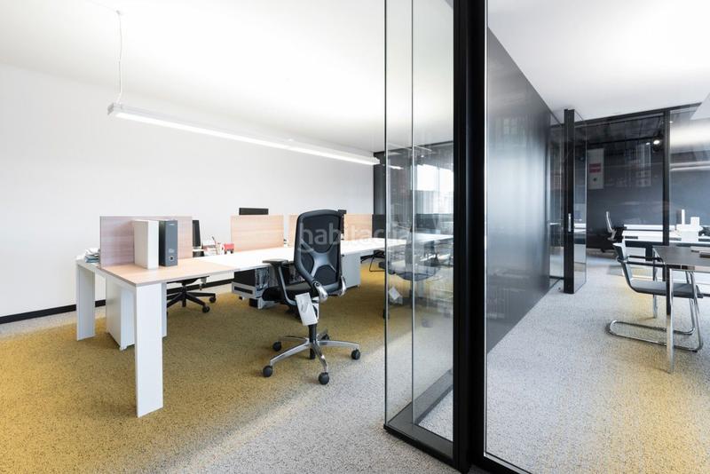 Foto 8cef3277-918f-4da9-b6cb-b52ecc81f716. Lloguer oficina amb calefacció aparcament a El Parc i la Llacuna del Poblenou Barcelona