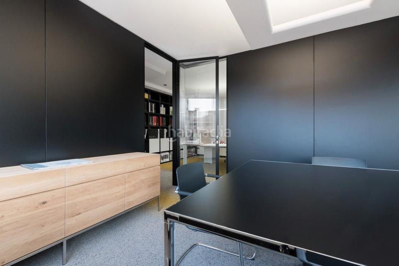 Foto c7810dba-93bf-4df4-ad00-535deed7235b. Lloguer oficina amb calefacció aparcament a El Parc i la Llacuna del Poblenou Barcelona