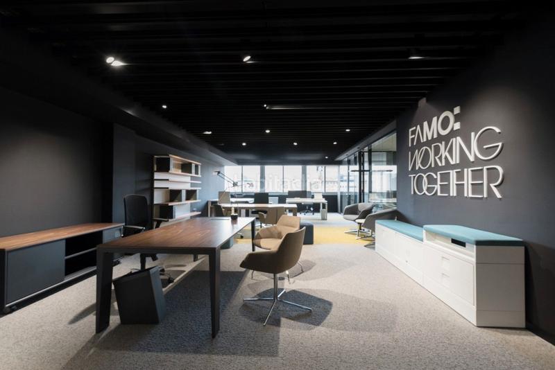 Foto db43e763-bfad-4907-9f33-3ed7a53368a7. Lloguer oficina amb calefacció aparcament a El Parc i la Llacuna del Poblenou Barcelona