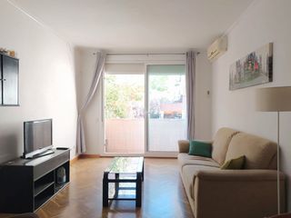 Apartament  Carrer de nicaragua. Amplo , les corts, patio,