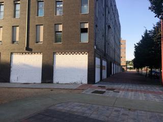 Location Local commercial à Villa de Prado. Villa del prado, en esquina con gran visibilidad