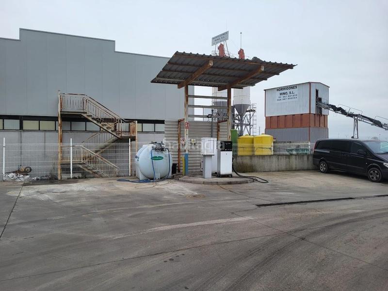 Foto 25afd3da-b7ba-44f5-bcbe-5b0074ce46c0. Capannone industriale in Trobajo del camino