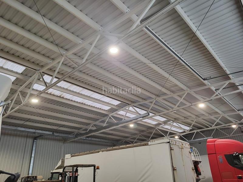 Foto 520f591e-f9b6-4592-abbe-98d8dcb70644. Capannone industriale in Trobajo del camino