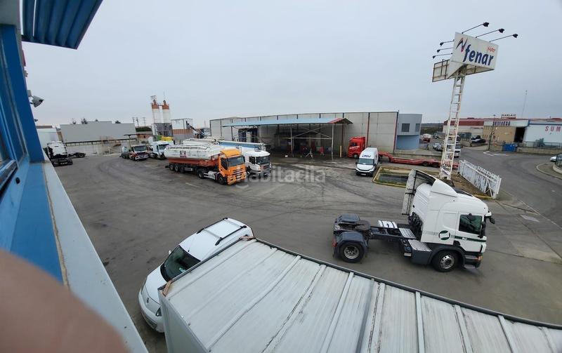 Foto 67e4761c-ab81-45e9-8054-b73904cd0051. Capannone industriale in Trobajo del camino